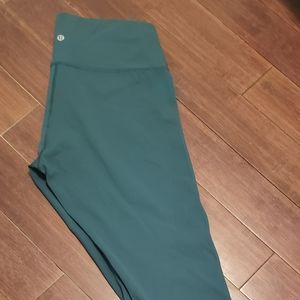 Lululemon Wunder Unders - size 12